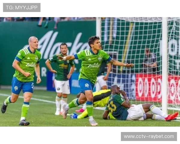 多伦多FC主场顶棚漏水致比赛延迟 工作人员紧急修复恢复进行 多伦多FC主场顶棚漏水致比赛延迟 工作人员紧急修复恢复进行