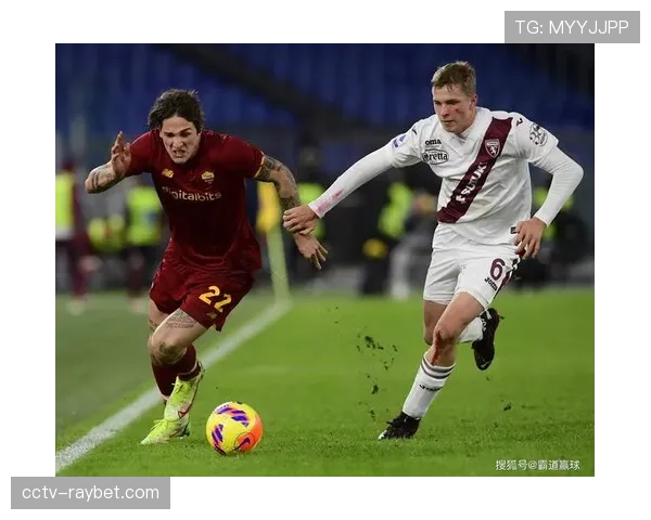 罗马vs弗罗西诺内半场：迪巴拉任意球中柱，罗马得势不得分